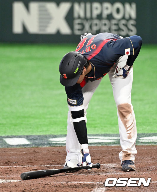 [OSEN=도쿄(일본), 손용호 기자] 6일 일본 도쿄돔에서 월드베이스볼클래식(WBC) 조별리그 C조 일본과 대만의 경기가열렸다.일본은 야마모토 요시노부, 대만은 쩡하오쥔을 선발로 내세웠다.2회초 2사 2,3루에서 일본 오타니 쇼헤이가 타석에 들어서고 있다. 2026.03.06/spjj@osen.co.kr