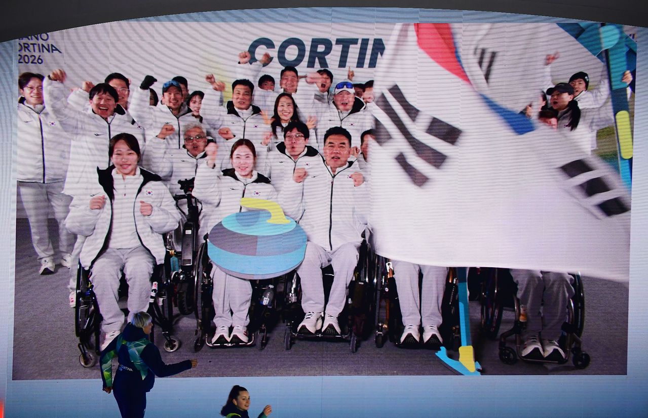 7일 이탈리아 베로나 아레나에서 열린 2026 밀라노·코르티나담페초 동계패럴림픽 개회식에서 입장하는 한국 선수단. 사진 대한장애인체육회