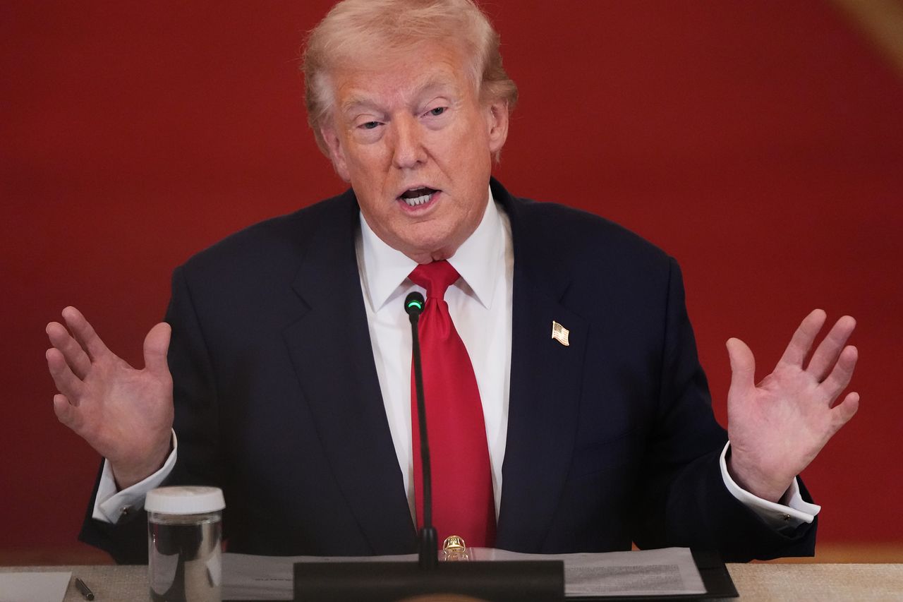 도널드 트럼프 대통령이 6일(현지시간) 워싱턴 백악관 이스트룸에서 열린 대학 스포츠 관련 원탁회의에서 발언하고 있다.. AP=연합뉴스