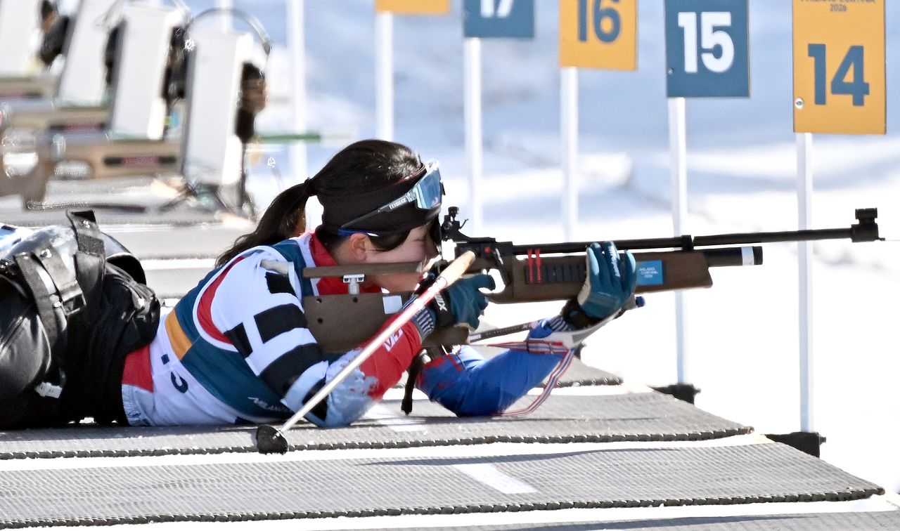 김윤지가 7일(현지시간) 이탈리아 테세로 크로스컨트리 스키 스타디움에서 열린 2026 밀라노 코르티나 동계패림픽 바이애슬론 스프린트 7.5km 경기에서 사격을 하는 모습. 테세로=사진공동취재단