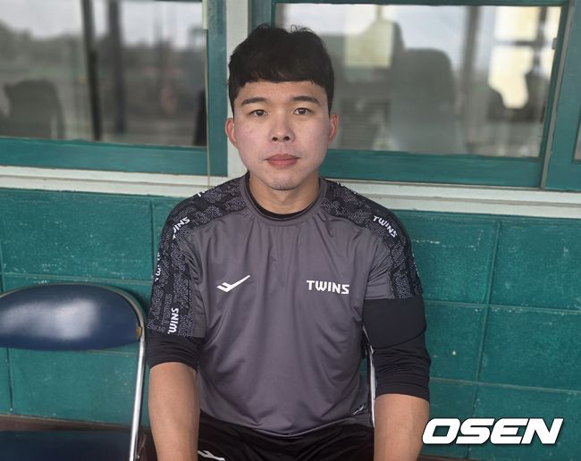 [OSEN=오키나와, 한용섭 기자] 프로야구 LG 트윈스 문성주가 일본 오키나와현 이시가와 구장에서 인터뷰를 하고 있다. /orange@osen.co.kr