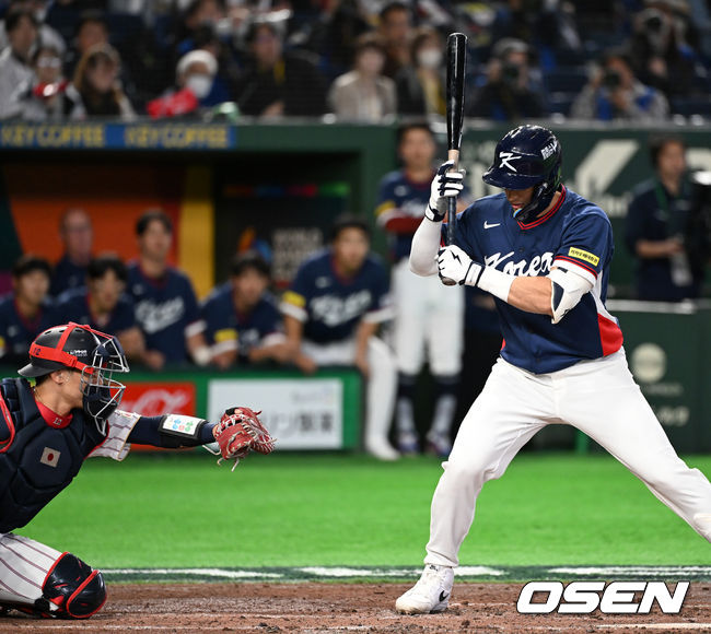 [OSEN=도쿄(일본), 손용호 기자] 7일 일본 도쿄돔에서 2026 월드베이스볼클래식(WBC) 조별리그 C조 대한민국과 일본의 경기가열렸다. 3회초 1사 1,2루에서 한국 위트컴이 삼진을 당하고 있다. 2026.03.07/spjj@osen.co.kr