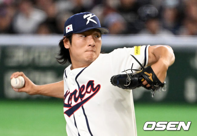 [OSEN=도쿄(일본), 손용호 기자] 8일 일본 도쿄돔에서 2026 월드베이스볼클래식(WBC) 1라운드 C조 조별리그 대한민국과 대만의 경기가열렸다.한국은 전날(7일) 일본과의 경기에서 6-8로 석패했다. 앞서 체코전을 11-4로 잡았던 한국은 1승1패를 마크하게 됐고, 남은 대만전과 호주전에 사활을 걸어야 한다.4회초 한국 곽빈이 역투하고 있다. 2026.03.08/spjj@osen.co.kr