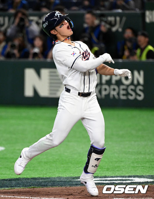 [OSEN=도쿄(일본), 손용호 기자] 8일 일본 도쿄돔에서 2026 월드베이스볼클래식(WBC) 1라운드 C조 조별리그 대한민국과 대만의 경기가열렸다.한국은 전날(7일) 일본과의 경기에서 6-8로 석패했다. 앞서 체코전을 11-4로 잡았던 한국은 1승1패를 마크하게 됐고, 남은 대만전과 호주전에 사활을 걸어야 한다.6회말 1사 1루에서 한국 김도영이 역전 좌월 투런포를 날리며 배트를 내던지고 있다. 2026.03.08/spjj@osen.co.kr
