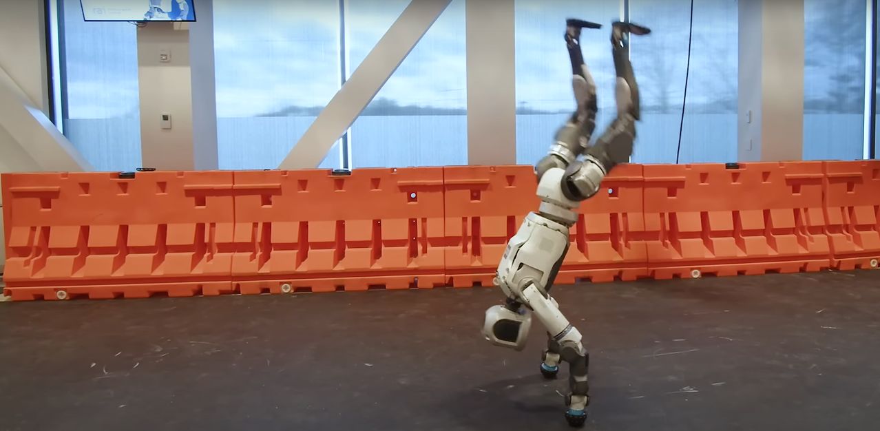 보스턴 다이내믹스의 휴머노이드 로봇 아틀라스