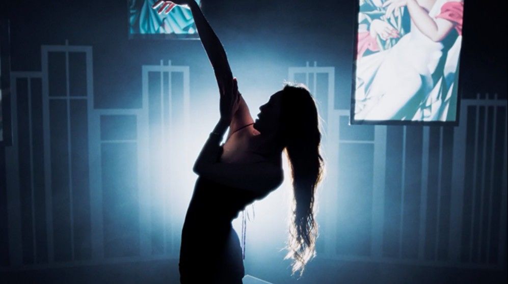 '아르데코의 여왕'으로 불리는 화가 타마라 드 렘피카의 생애를 그린 뮤지컬 '렘피카'의 티저 영상. 오는 3월 21일 국내 초연한다. 사진 놀유니버스