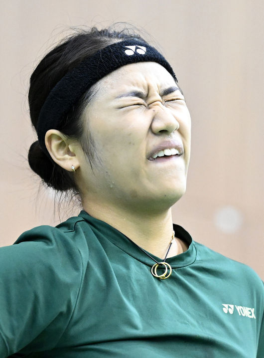 [OSEN=진천, 이대선 기자] 17일 충북 진천선수촌에서 대한민국 배드민턴 국가대표팀 미디어데이가 열렸다.배드민턴 대표팀 안세영이 훈련 중 숨을 고르고 있다. 2025.06.17 /sunday@osen.co.kr