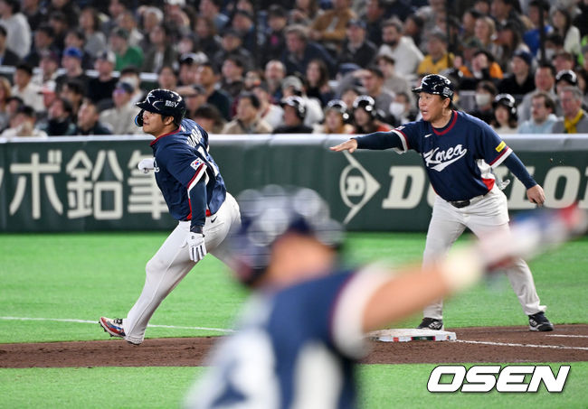 [OSEN=도쿄(일본), 손용호 기자] 9일 일본 도쿄돔에서 월드베이스볼클래식(WBC) 조별리그 C조 한국과 호주의 경기가열렸다. 5회초 2사 2루에서 한국 문보경이 좌월 적시타를 치고 그라운드를 달리고 있다. 2026.03.09/spjj@osen.co.kr