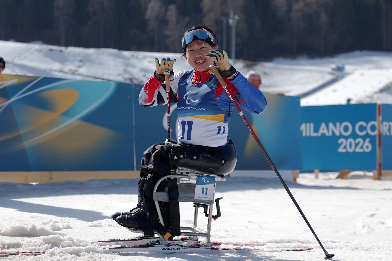 8일(한국시간) 이탈리아 테세로 크로스컨트리 스키 스타디움에서 열린 2026 밀라노 코르티나담페초 동계패럴림픽 바이애슬론 스프린트 7.5km 경기에서 금메달을 따낸 김윤지. 테세로(이탈리아)=사진공동취재단