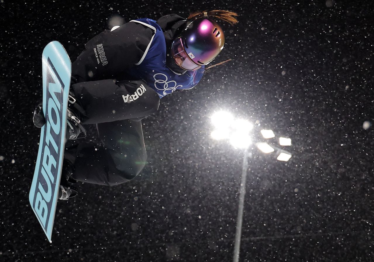 올림픽에서 고난도 연기를 펼치는 최가온. 연합뉴스