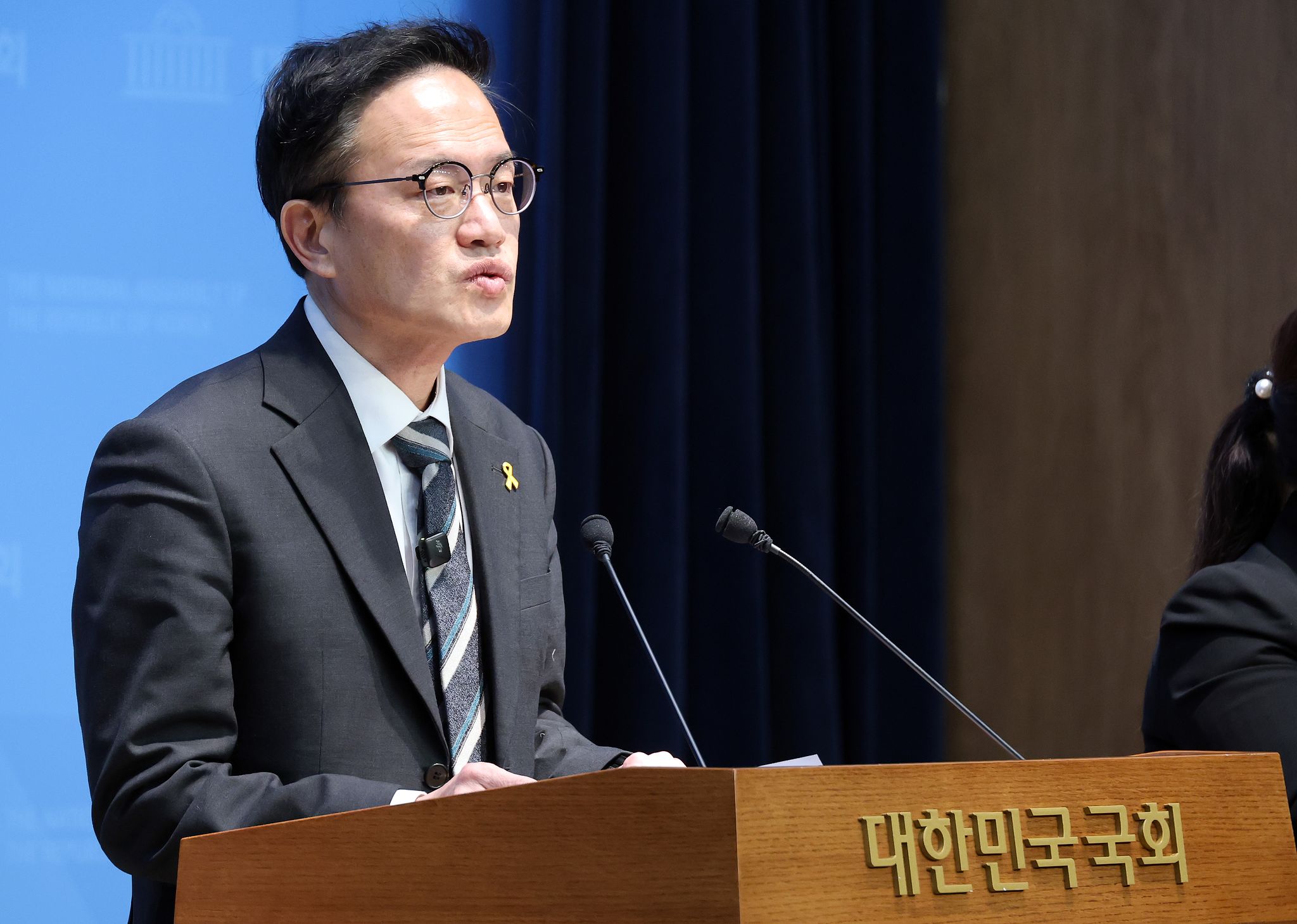 서울시장 출마를 선언한 더불어민주당 박주민 의원이 지난달 9일 국회 소통관에서 부동산 정책 관련 입장을 밝히고 있다. 연합뉴스