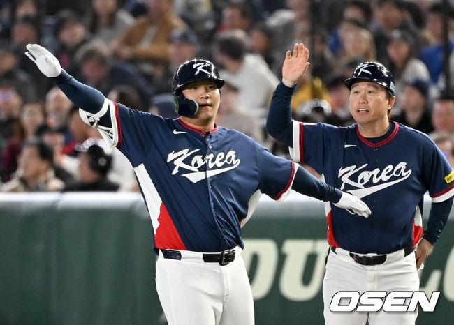 [OSEN=도쿄(일본), 손용호 기자] 9일 일본 도쿄돔에서 월드베이스볼클래식(WBC) 조별리그 C조 한국과 호주의 경기가열렸다. 5회초 2사 2루에서 한국 문보경이 좌월 적시타를 치고 세리머니를 하고 있다. 2026.03.09/spjj@osen.co.kr