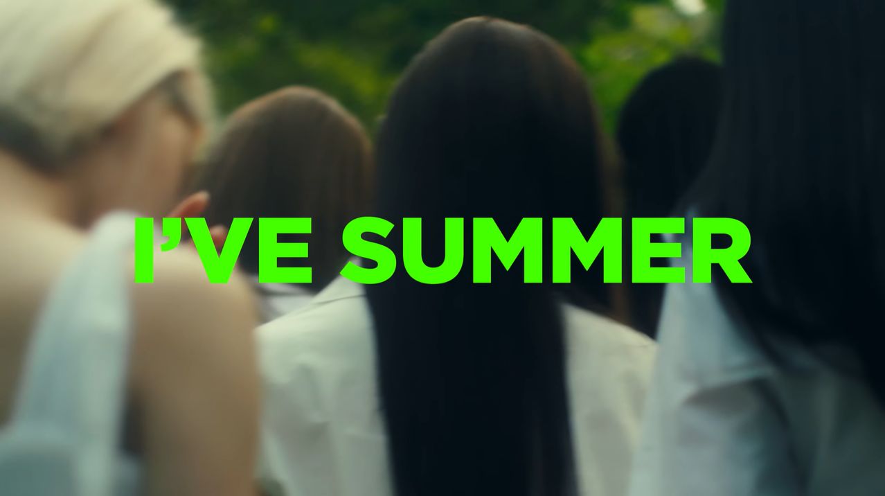 아이브의 2022년 컴백 프로모션 영상 내레이션은 정세랑 작가가 썼다. [사진 아이브 유튜브]