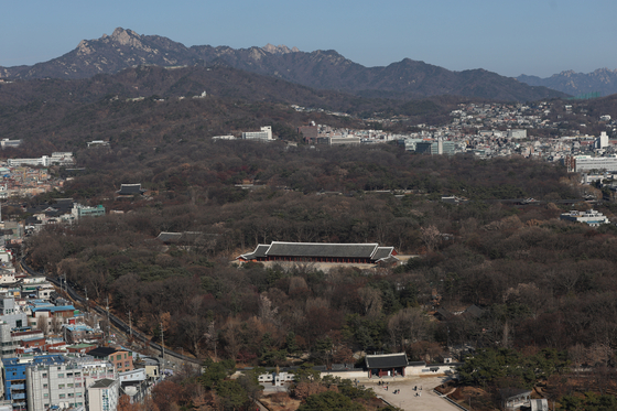 국가유산청은 10일 종묘 맞은편 세운4구역의 고층 건물 재개발 문제를 행정협의조정위원회 안건으로 신청했다고 밝혔다. 사진은 서울 종묘. 연합뉴스