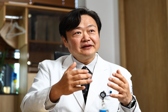 경희대학교병원은 정신건강의학과 백종우 교수가 한국자살예방협회 신임 회장으로 취임했다고 10일 밝혔다. 김종호 기자 