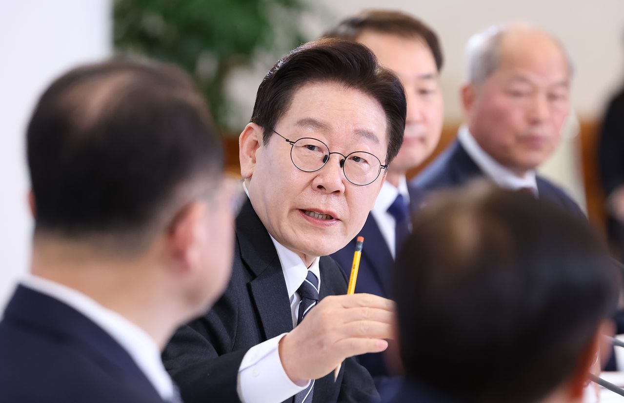 이재명 대통령이 10일 청와대에서 열린 상생을 실천하는 기업인과의 대화에서 발언하고 있다. 뉴스1