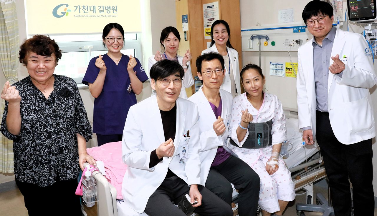 장마리나(오른쪽 두 번째)씨와 의료진들. 사진 가천대 길병원