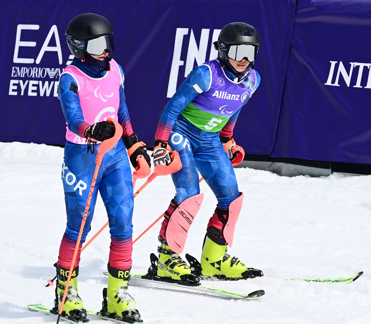 최사라(오른쪽)가 10일(한국시간) 이탈리아 코르티나담페초 토파네 알파인 스키 센터에서 열린 2026 밀라노·코르티나담페초 동계패럴림픽 알파인 스키 여자 복합 시각장애 부문 결선에서 어은미 가이드와 호흡을 맞춰 1·2차 시기 합계 2분13초86을 기록해 6위에 올랐다. 사진 대한장애인체육회