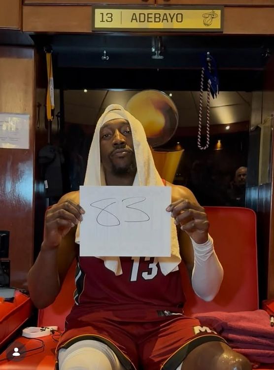 아데바요는 손글씨로 ‘83’이라고 적힌 종이를 들어 보이며 역사적인 밤을 자축했다. 사진 마이애미 히트 인스타그램