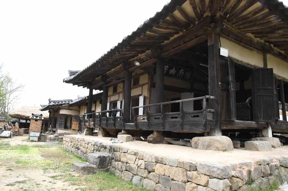 국가유산청은 경북 안동시 풍산읍의 '안동 학남고택'을 국가민속문화유산으로 지정할 계획이라고 11일 예고했다. 사진은 '안동 학남고택'의 사랑채. 사진 국가유산청