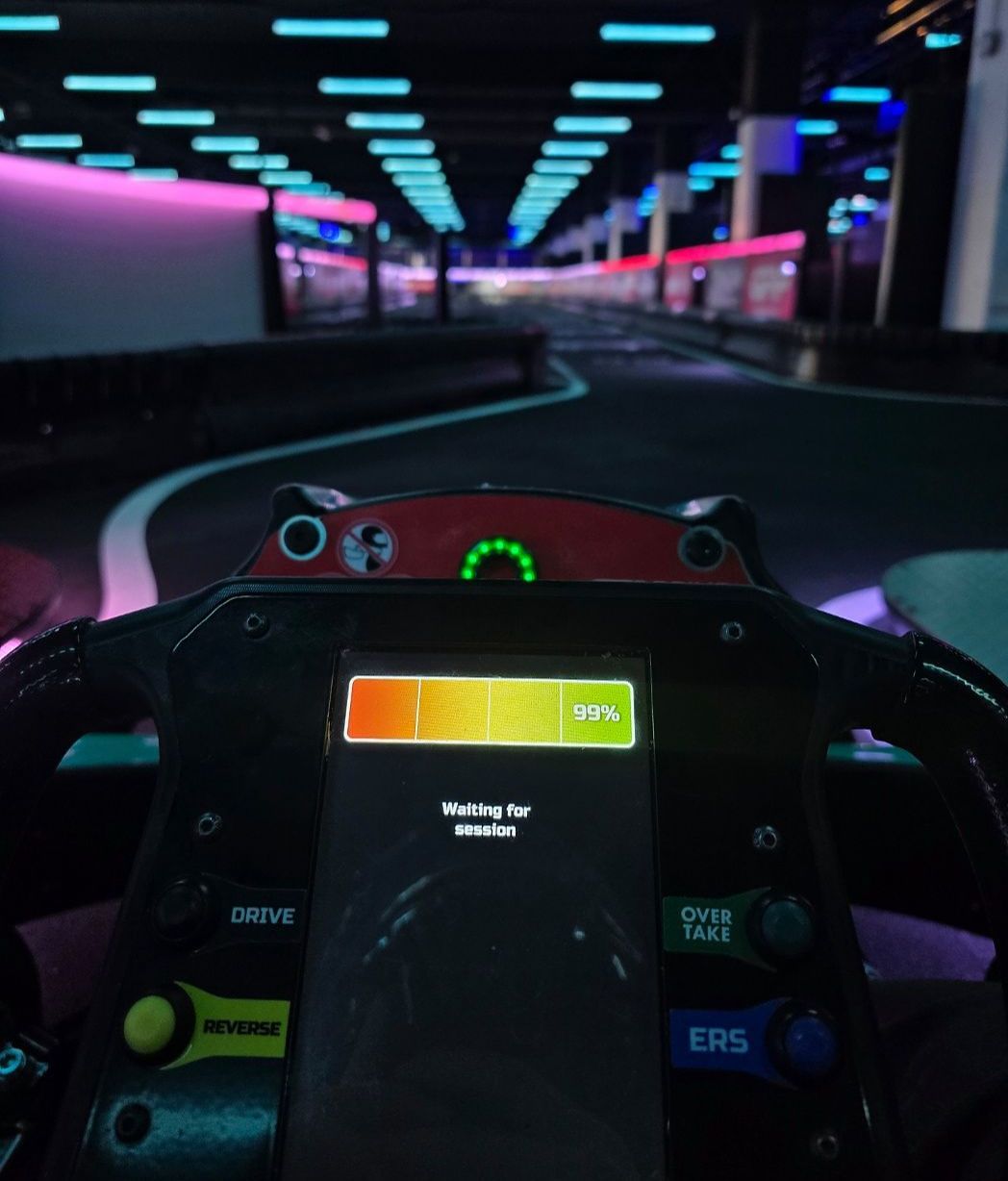 F1 아케이드에 방문해 탑승한 레이싱 카트.