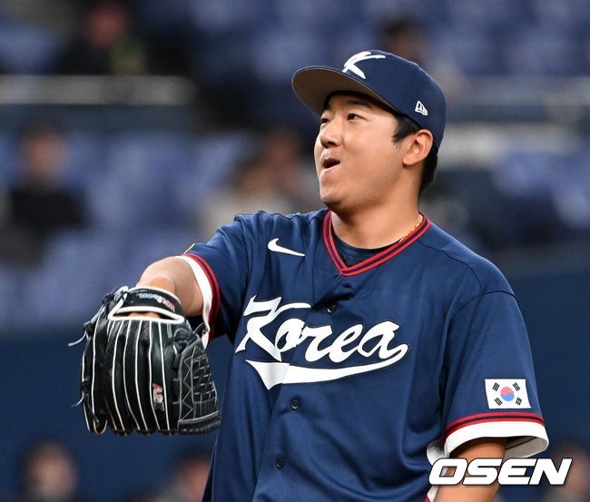 [OSEN=오사카(일본), 손용호 기자] 3일 일본 오사카 교세라돔에서 월드베이스볼클래식(WBC) 공식 연습 경기 한국 야구 대표팀과 오릭스 버팔로스의 경기가 열렸다.우리 대표팀은 연습 경기 2차전을 치른 뒤 5일 일본 도쿄돔에서 체코와 WBC 조별리그 1차전에서 격돌한다.4회말 무사에서 한국 송승기가 피치 클락 위반 판정에 아쉬워하고 있다. 2026.03.03 /spjj@osen.co.kr