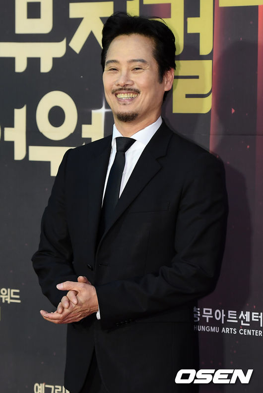 [OSEN=곽영래 기자] 뮤지컬배우 남경주가 5일 오후 서울 충무아트센터에서 열린 '제7회 예그린뮤지컬어워드'에 참석해 포토타임을 갖고 있다. / youngrae@osen.co.kr