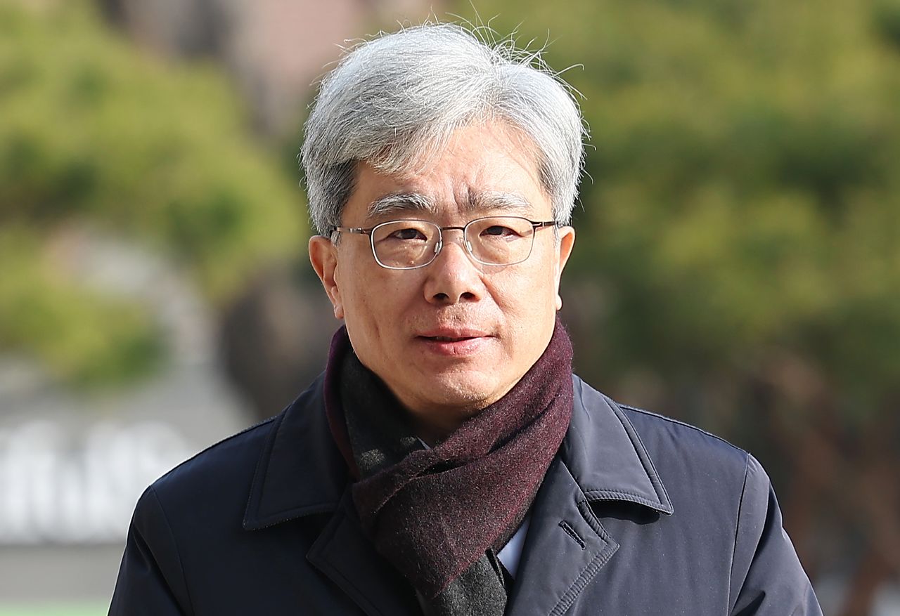 김상환 헌법재판소장이 10일 서울 종로구 헌법재판소로 출근하고 있다. [연합뉴스]