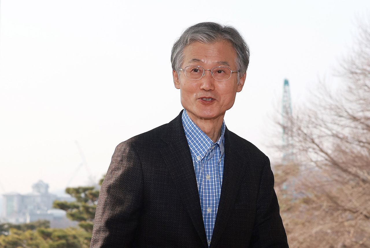 정부가 사법개혁 3법을 공포·시행한 12일 조희대 대법원장이 서울 서초구 대법원으로 출근하고 있다. 뉴스1