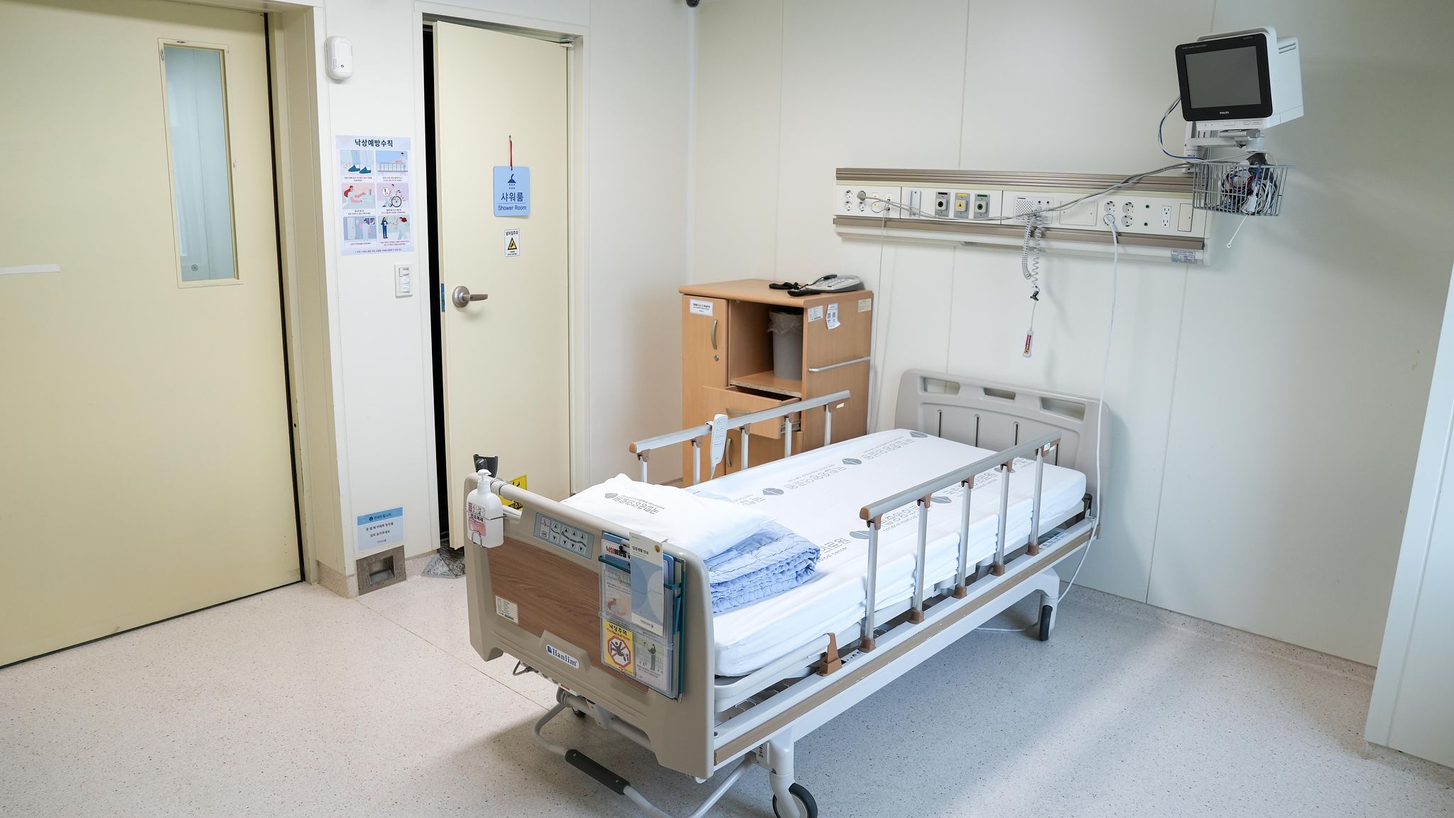 국립중앙의료원 중앙감염병병원에 있는 음압격리병실. 감염력이 큰 결핵 환자가 입원하게 된다. 사진 질병관리청