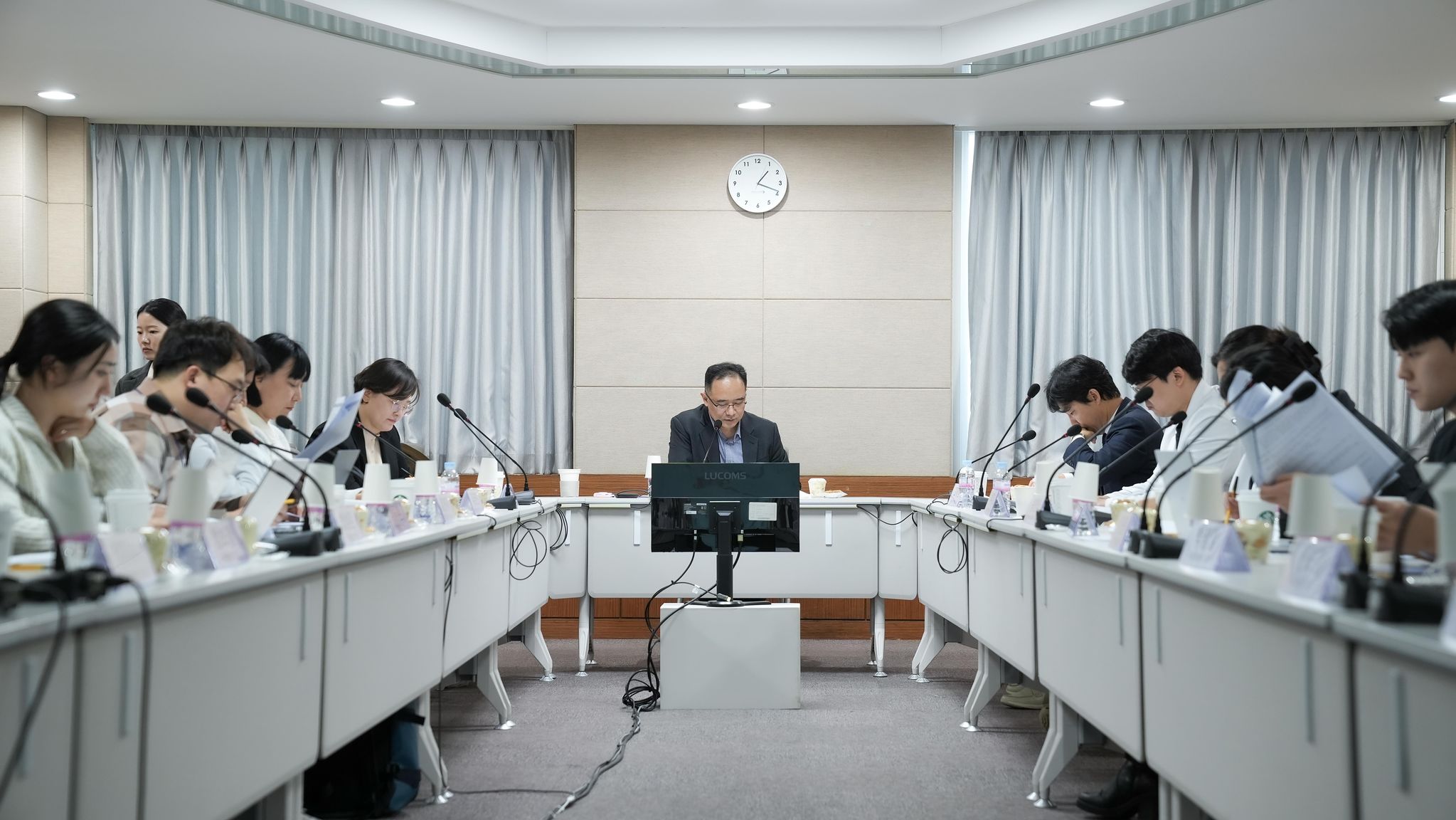 11일 국립중앙의료원 연구동에서 결핵안심벨트 지원사업 치료비지원위원회가 가상 시나리오를 바탕으로 진행되고 있다. 의료진 등이 참석해 환자 치료비 지원 여부를 결정하는 역할이다. 사진 질병관리청