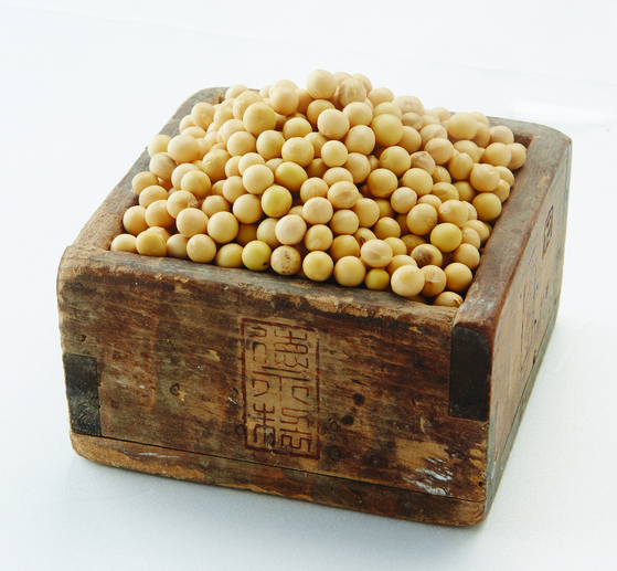 콩은 k-Food의 뿌리로 한식을 상징하는 간장과 된장, 고추장이 모두 이 콩으로 만든다. 사진 한식진흥원 