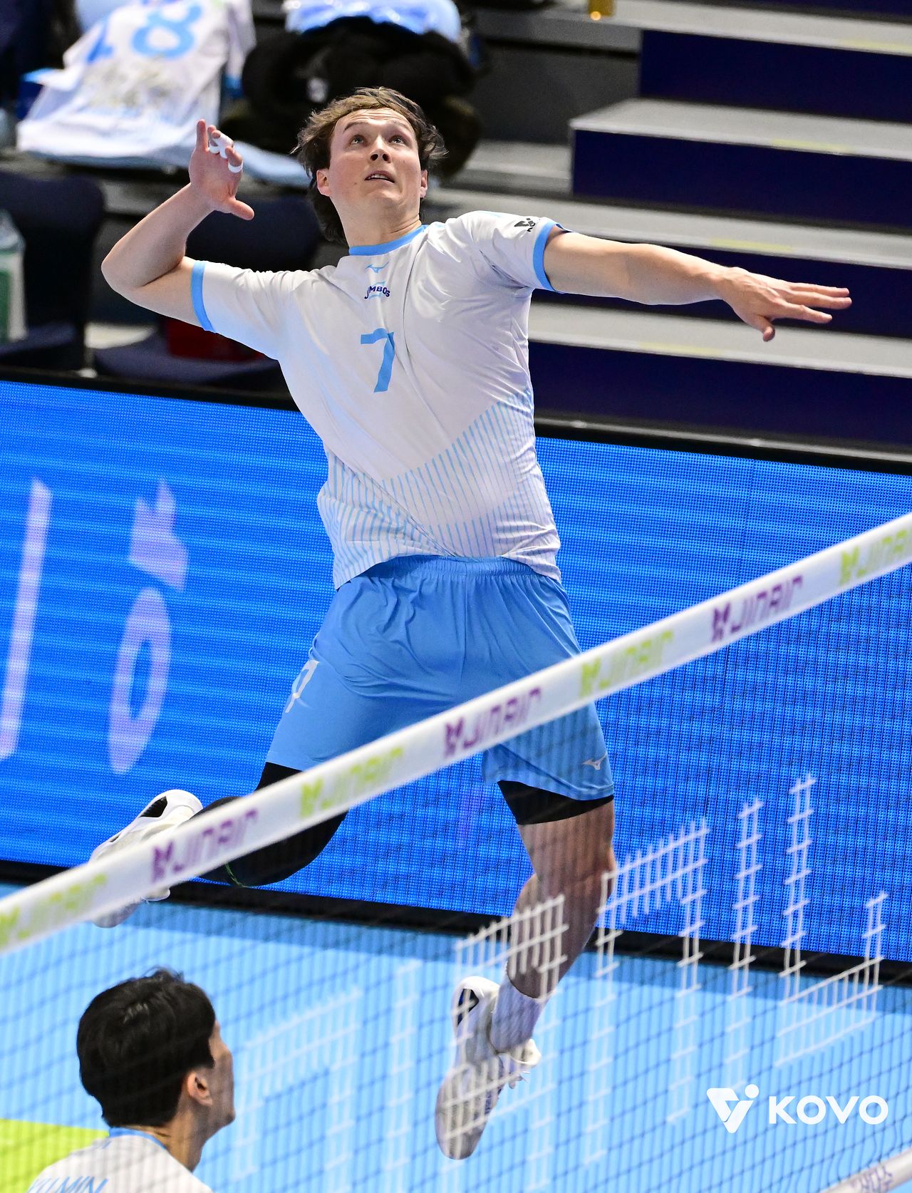 12일 인천 계양체육관에서 열린 KB손해보험전에서 공격을 시도하는 대한항공 이든. 사진 한국배구연맹