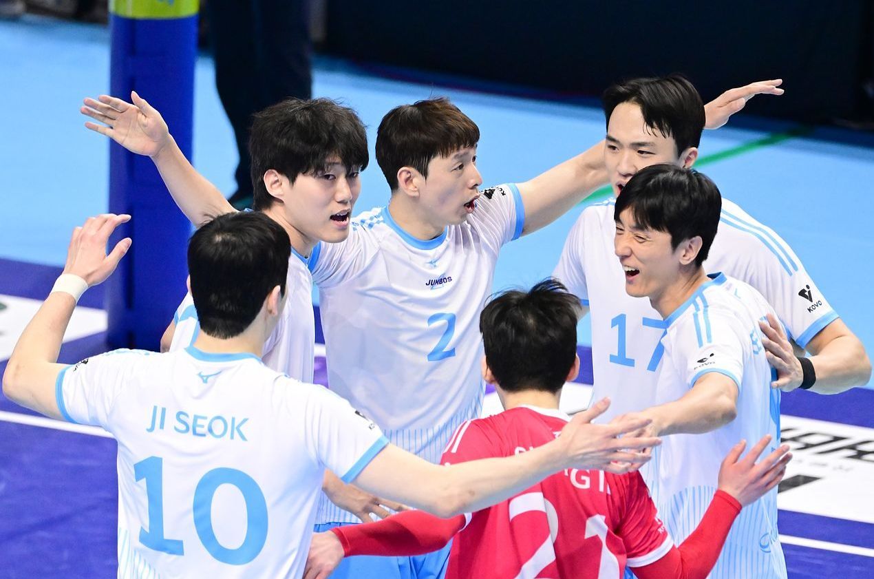 12일 인천 계양체육관에서 열린 KB손해보험전에서 득점한 뒤 기뻐하는 대한항공 임동혁. 사진 한국배구연맹