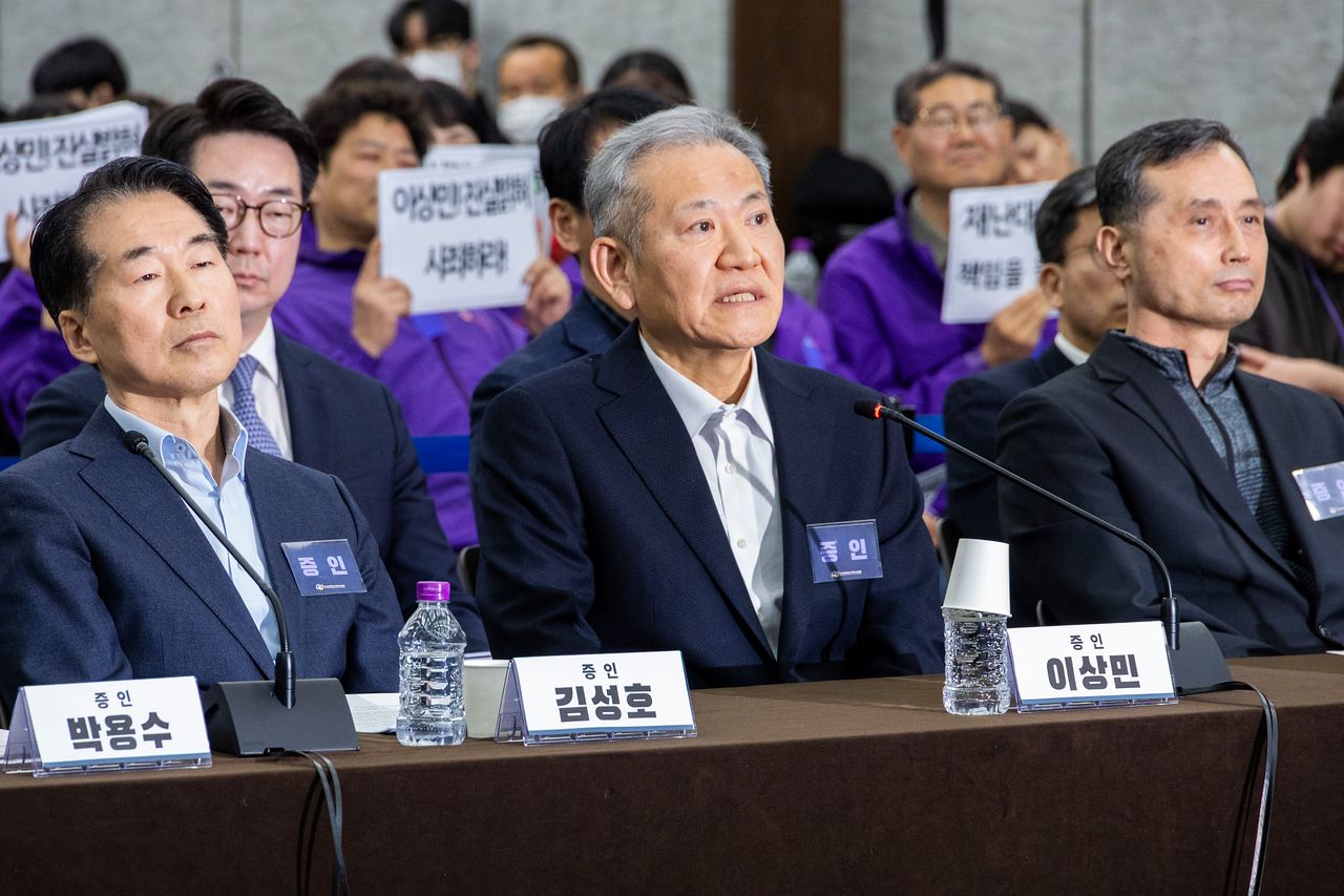 이상민 전 행정안전부 장관이 12일 오후 서울 중구 은행회관에서 열린 이태원참사 진상규명 청문회에 출석해 질의에 답하고 있다. 뉴시스