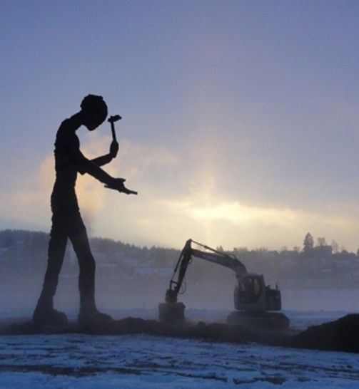 노르웨이 릴레스트룀에 있는 ‘망치질하는 사람’, 2010. [사진 보로프스키 홈페이지]