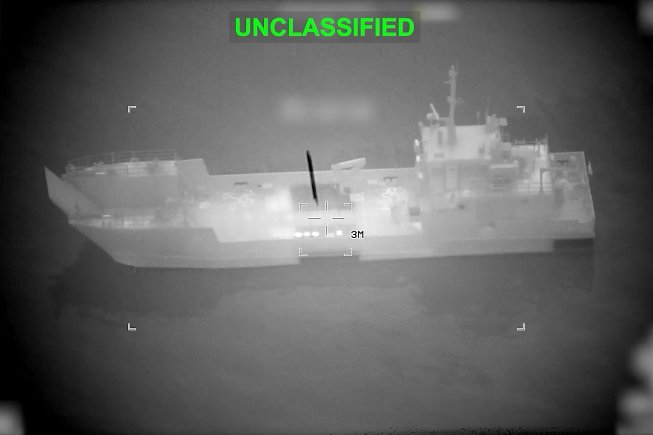 미 중부사령부는 지난 10일 호르무즈 해협 인근에서 활동 중이던 기뢰 설치선을 제거했다면 관련 동영상을 공개했다. 미 중부사령부X