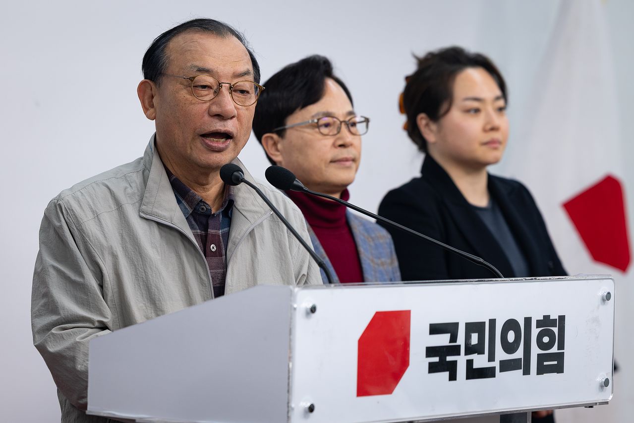 이정현 국민의힘 공천관리위원장이 지난 9일 서울 여의도 중앙당사에서 열린 기자간담회에서 모두 발언을 하고 있다. 뉴스1