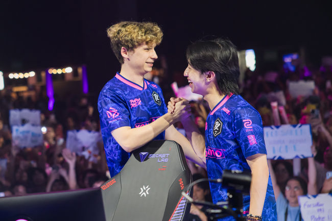 라이엇 게임즈 플리커.