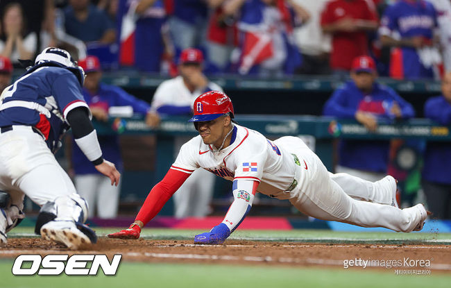 [사진] 도미니카공화국 후안 소토가 WBC 8강 한국전에서 3회 홈으로 슬라이딩하며 득점을 올리고 있다. ⓒGettyimages(무단전재 및 재배포 금지)