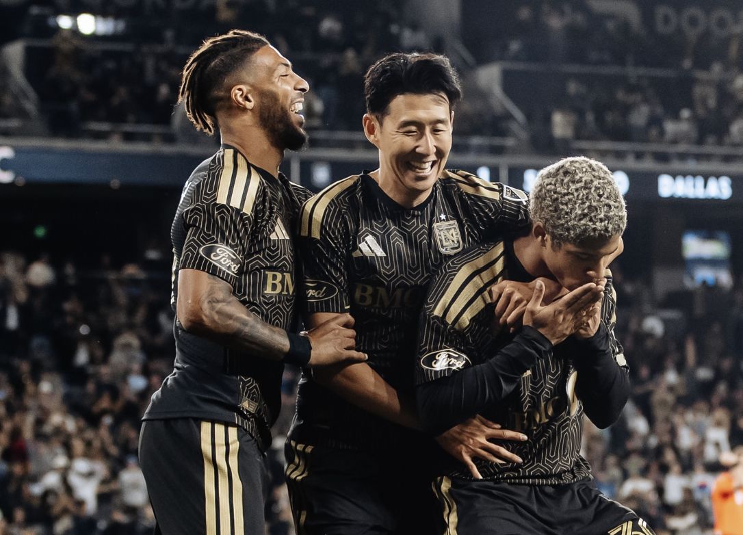 손흥민(가운데)은 골 침묵했지만, LAFC는 개막 4연승을 달렸다. 사진 LAFC SNS