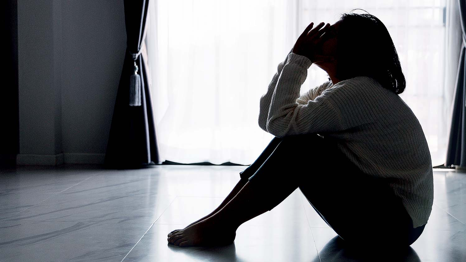 우울감을 표하는 여성의 모습. 사진 셔터스톡