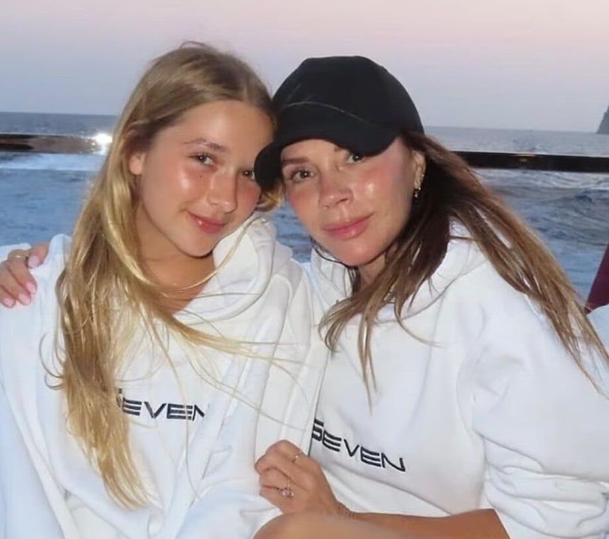 빅토리아 베컴(오른쪽)과 막내딸 하퍼. 사진 인스타그램 캡처