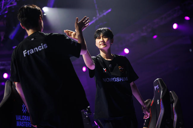 라이엇 게임즈 플리커.