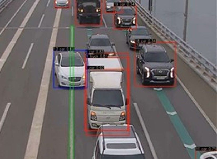 AI 단속 장비는 차량 움직임을 실시간 분석해 끼어들기를 24시간 단속한다. [사진 부산시설공단] 