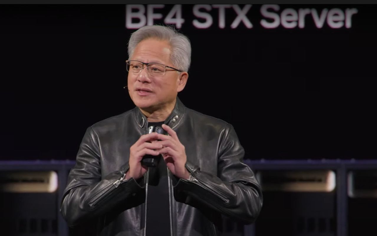 16일(현지시간) 미국 새너제이에서 열린 ‘GTC 2026’에서 기조연설에 나선 젠슨 황 엔비디아 최고경영자(CEO). 사진 엔비디아