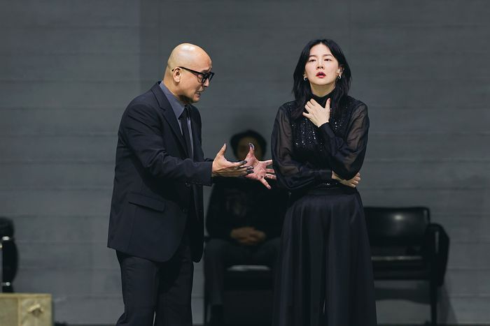 지난해 연극 '해다 가블러'에 출연한 이영애. 사진 LG아트센터