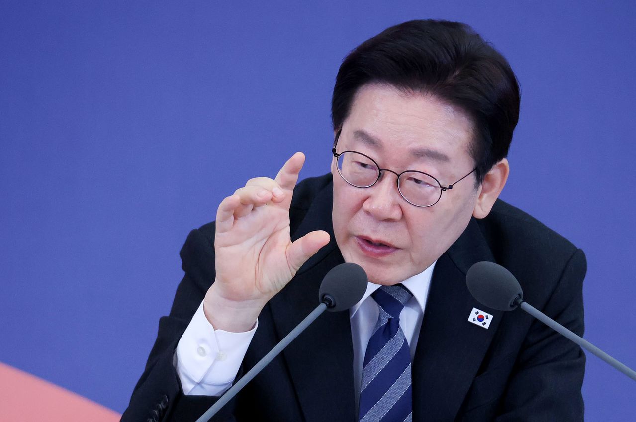  이재명 대통령이 18일 청와대에서 열린 자본시장 안정과 정상화 간담회에서 발언하고 있다. 연합뉴스