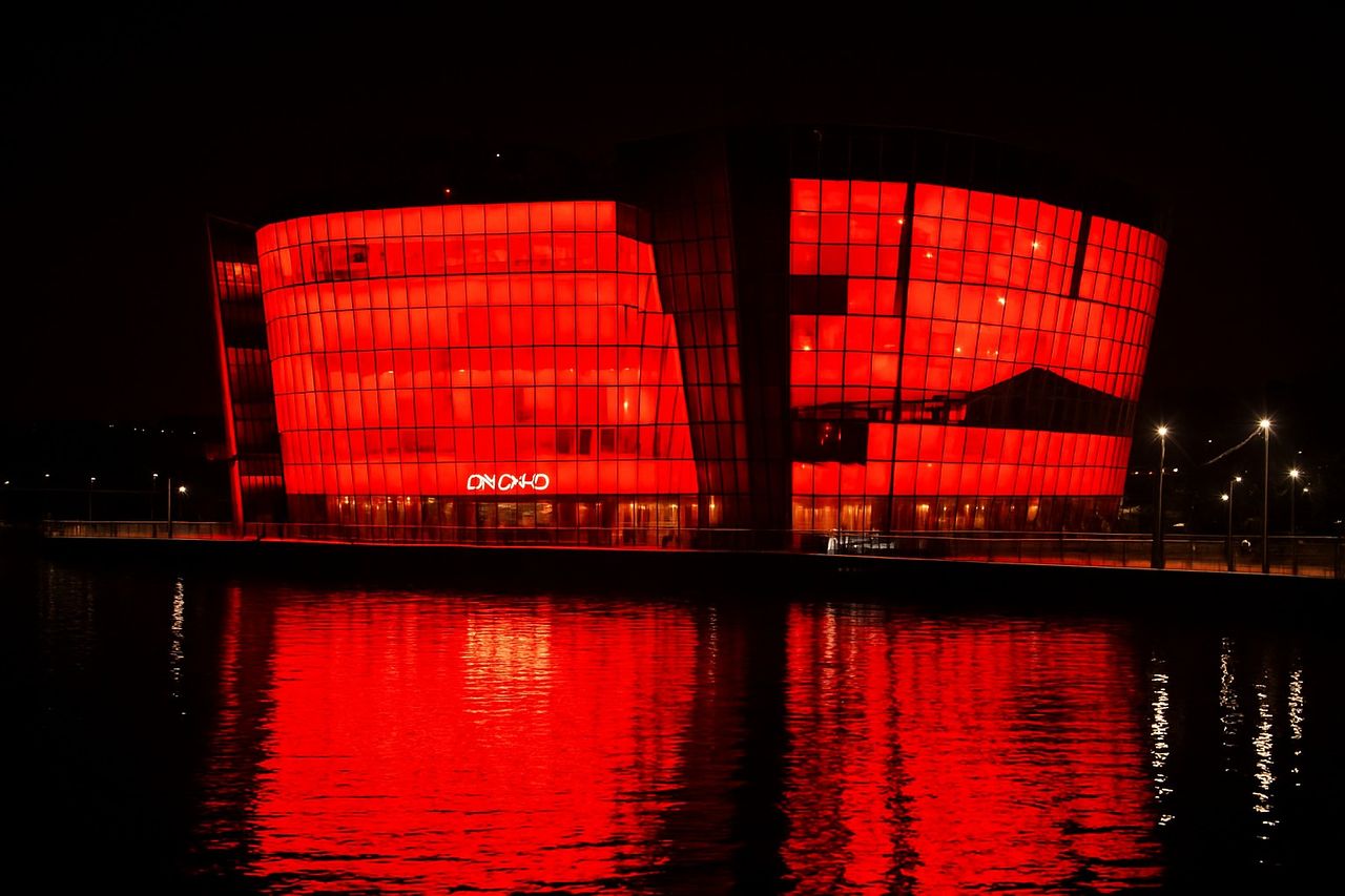 방탄소년단의 컴백을 환영하는 경관조명을 밝힌 세빛섬. 사진 서울시