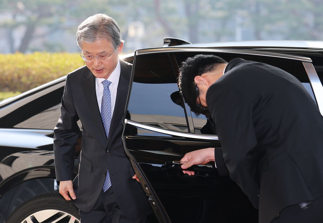 '법왜곡죄' 1호로 고발된 조희대 대법원장이 16일 오전 서울 서초구 대법원 청사로 출근하고 있다. 뉴스1